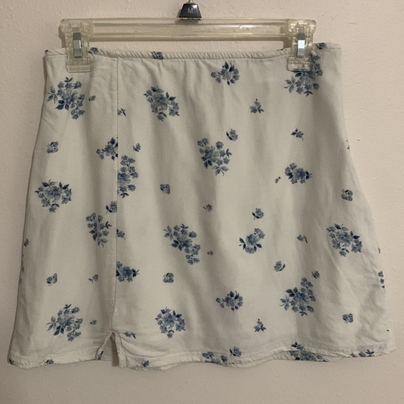 American Eagle floral mini skirt - Picture 5 of 12